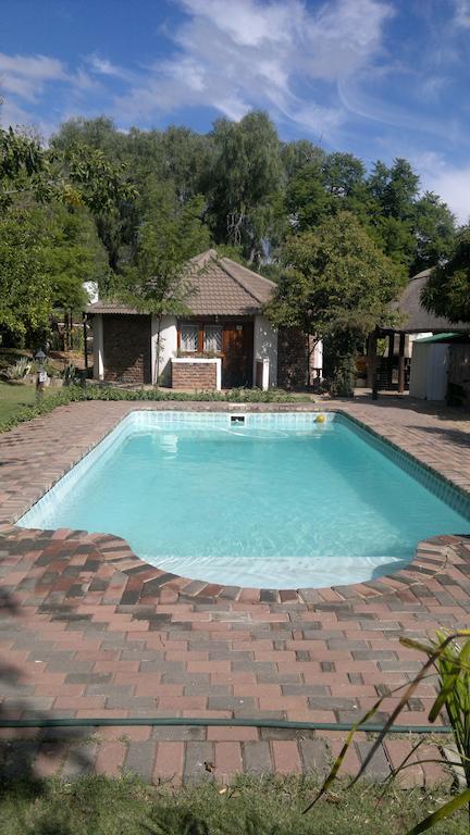Oasis Shanti Backpackers Oudtshoorn Bilik gambar