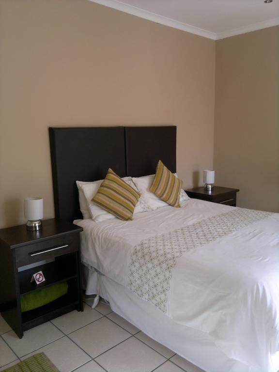 Oasis Shanti Backpackers Oudtshoorn Bilik gambar